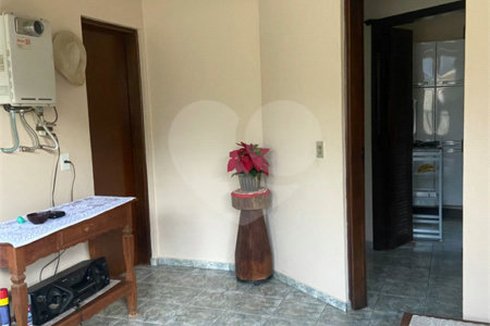 Sobrado à venda com 3 quartos, sendo 1 suíte,  em Vila Suissa, Mogi das Cruzes, SP