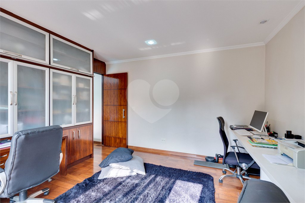 Casa à venda com 3 suítes no condomínio Vila Versalhes, São Paulo - SP
