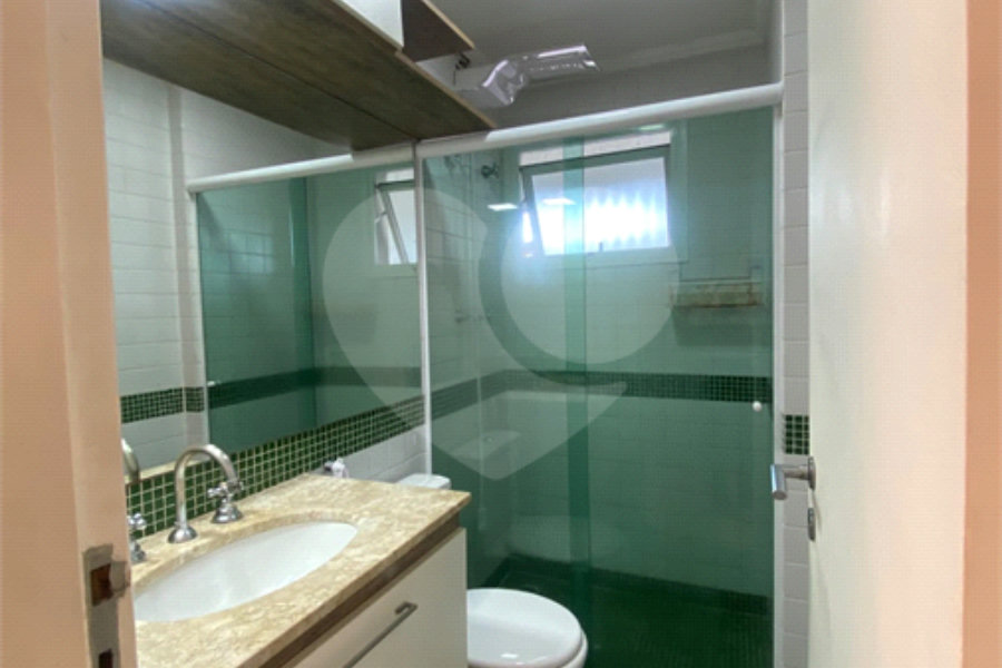 Casa à venda com 3 quartos, sendo 1 suíte, no condomínio Village Santa Cecilia, São Paulo - SP