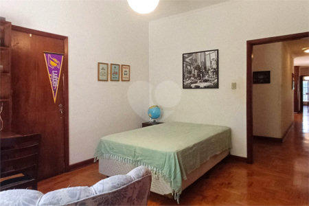 Casa Térrea à venda com 4 quartos, sendo 1 suíte,  em Brooklin Velho, São Paulo, SP
