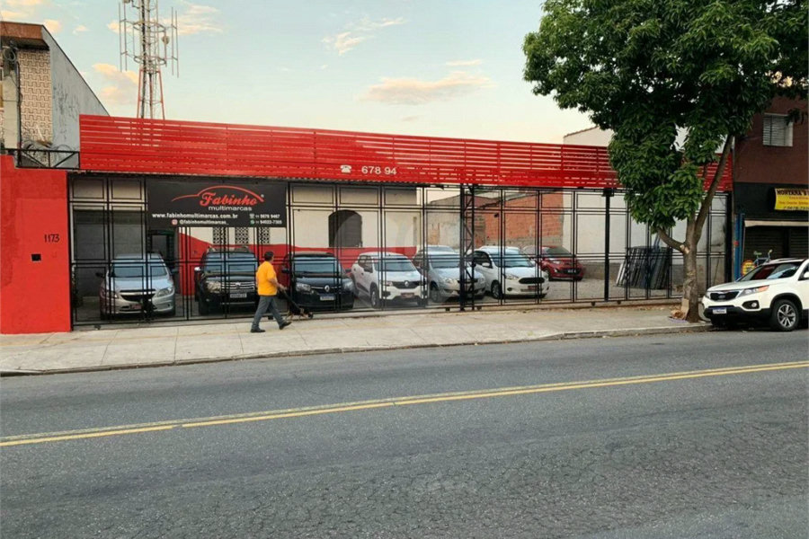Excelente terreno em ótima localização. Venha fazer uma visita = 600M²