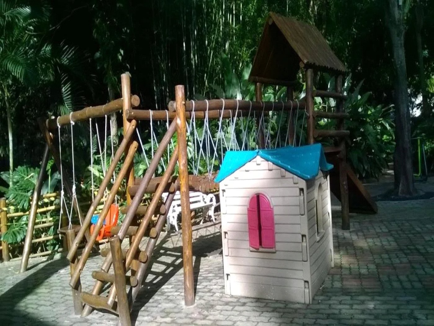 Casa à venda com 3 quartos, sendo 2 suítes, em Jardim Olympia, São Paulo, SP