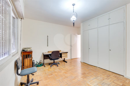 Sobrado à venda com 4 quartos, sendo 1 suíte, em Vila Mascote, São Paulo, SP