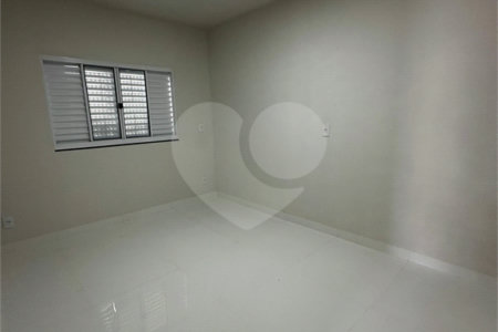 Casa à venda com 3 quartos, sendo 1 suíte,  em Flanboyant Residencial Park, Ponta Porã, MS