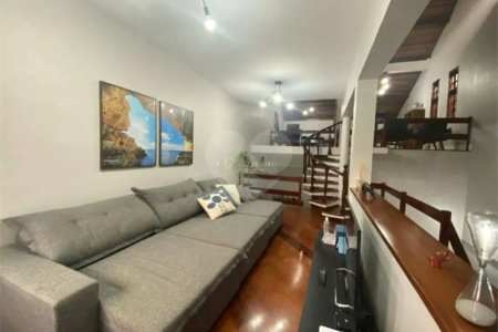 Sobrado à venda com 3 quartos, sendo 1 suíte, em Adalgisa, Osasco, SP