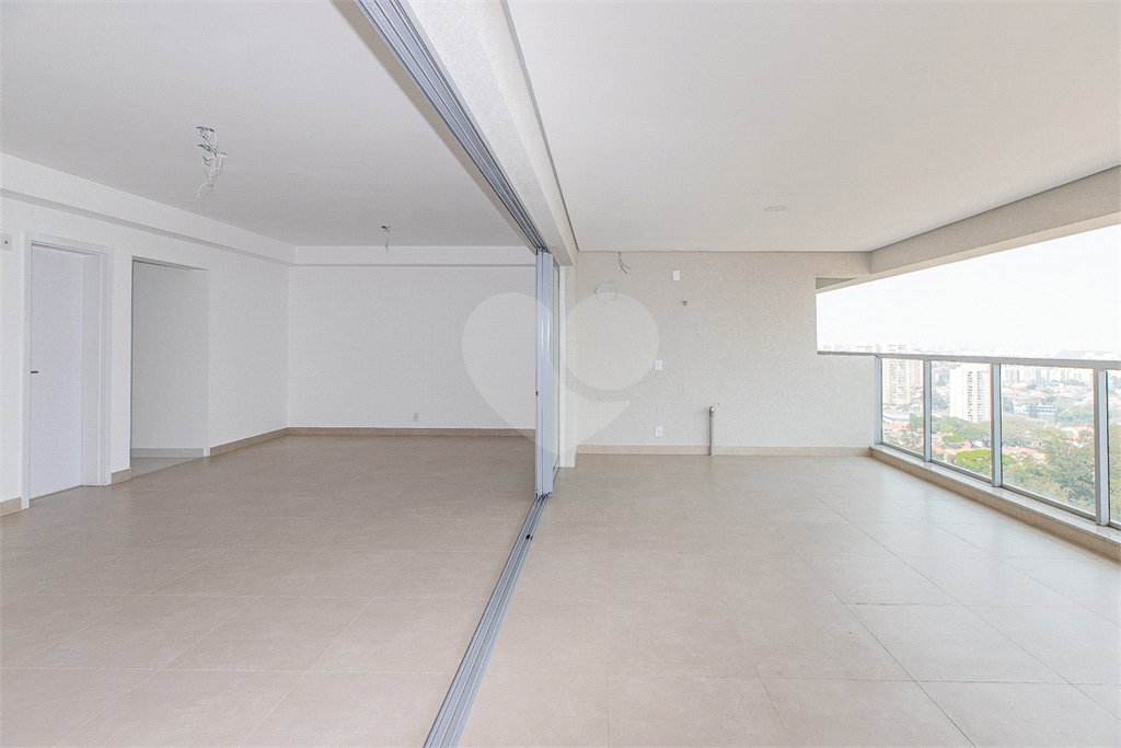 Apartamento à venda com 3 suítes em Jardim Marajoara, São Paulo, SP