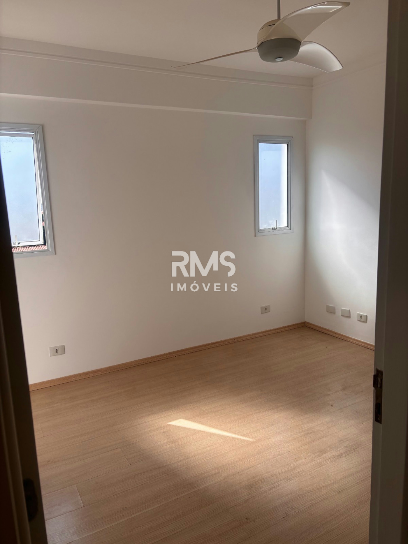 Apartamento à venda ou para alugar com 3 quartos, sendo 1 suíte,  em Vila São José, Itu, SP