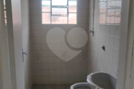 Sobrado à venda com 4 quartos em Jardim Limoeiro, São José dos Campos, SP