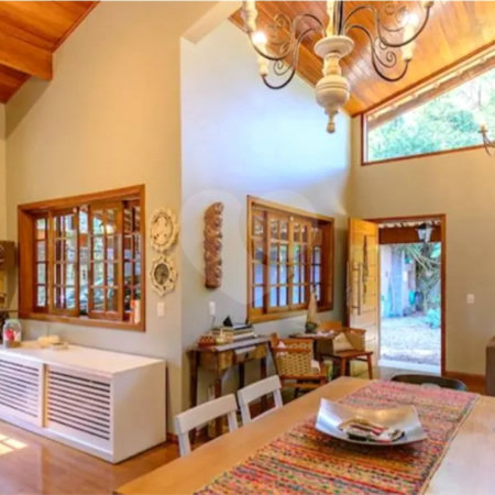 Casa à venda com 4 quartos, sendo 2 suítes,  em Granja Viana, Cotia, SP