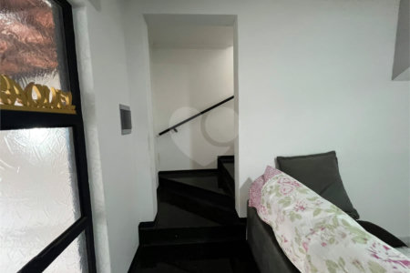 Sobrado à venda com 3 quartos, sendo 1 suíte, em Lopes de Oliveira, Sorocaba, SP