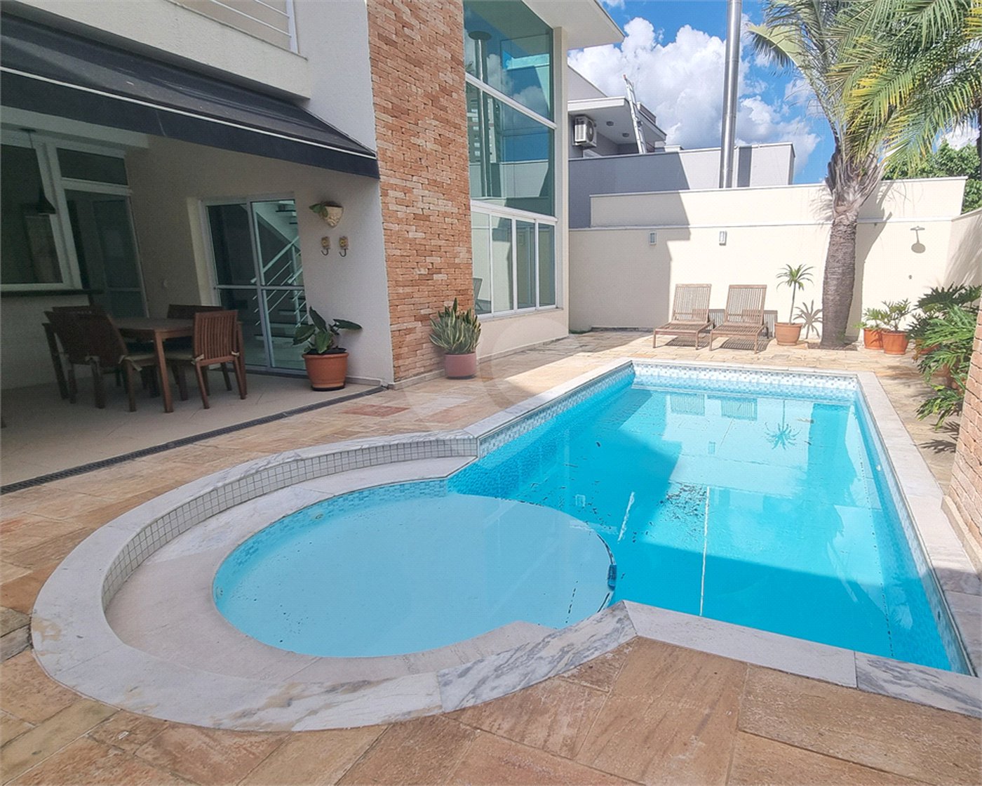Casa à venda com 4 suítes no condomínio Mont Blanc, Sorocaba - SP