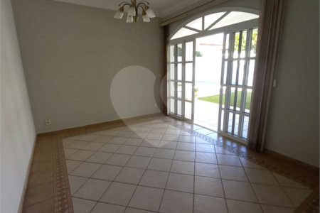 Casa à venda com 5 quartos, sendo 3 suítes, no condomínio Vinhas da Vista Alegre - Lado Sede, Vinhedo - SP