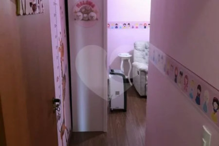 Casa à venda com 3 quartos, sendo 1 suíte, no condomínio Residencial Gabriela, São Paulo - SP