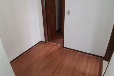 Casa à venda com 3 quartos, sendo 1 suíte,  em Vila Gomes, São Paulo, SP