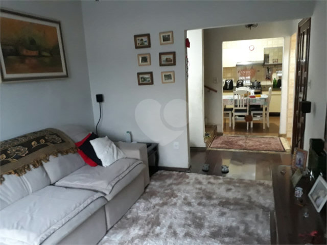 Sobrado à venda com 3 quartos no Brasilândia, São Paulo, SP
