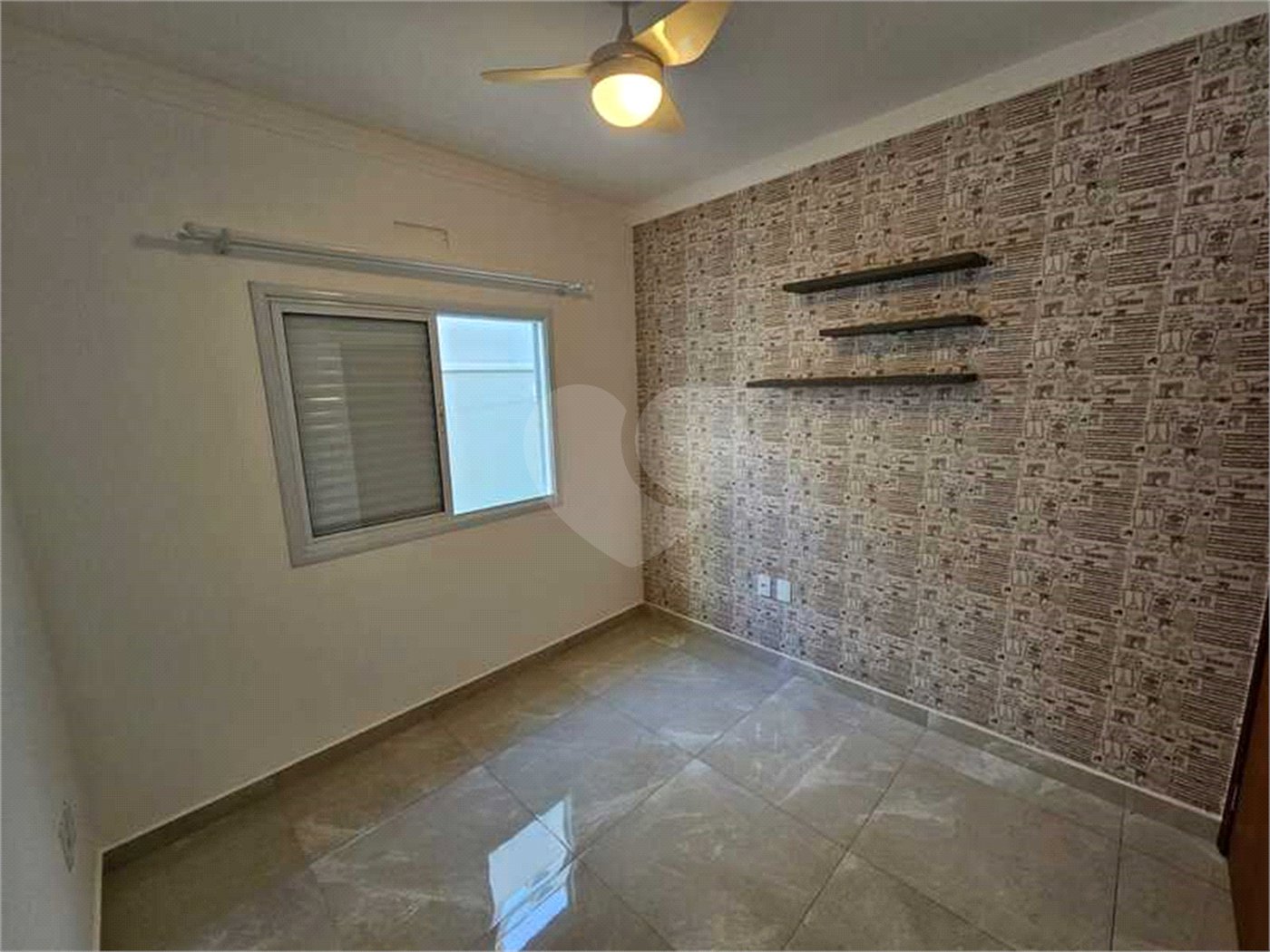 Casa à venda com 3 quartos, sendo 1 suíte, no condomínio Vista Verde, Indaiatuba - SP