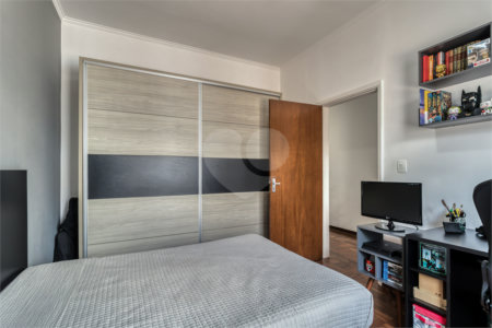 Casa Térrea à venda com 3 quartos, sendo 1 suíte,  em Alto da Boa Vista, São Paulo, SP