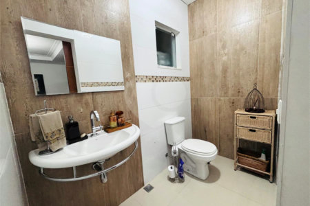 Casa à venda com 4 quartos, sendo 2 suítes, no condomínio Carmen Blanco, Sorocaba - SP