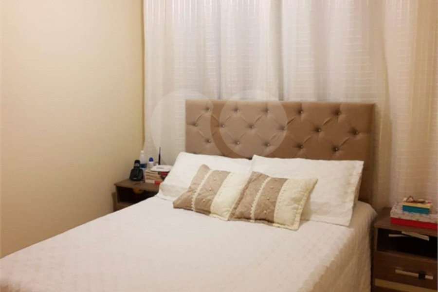 Casa à venda com 5 quartos, sendo 4 suítes, no condomínio Village St. Louis, São Paulo - SP