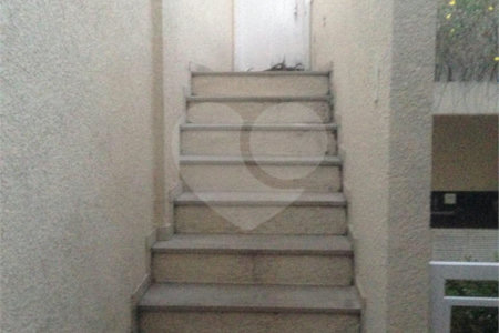 Sobrado à venda com 4 quartos, sendo 1 suíte, em Jardim Novo Mundo, São Paulo, SP