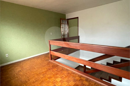 Sobrado à venda com 5 quartos, sendo 2 suítes,  em Vila Oliveira, Mogi das Cruzes, SP