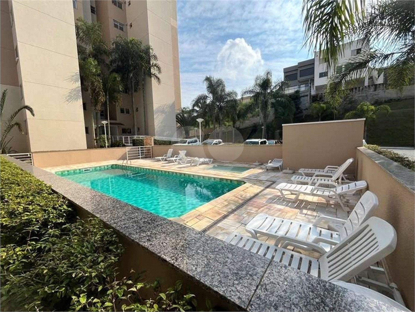 Apartamento à venda ou para alugar com 4 quartos, sendo 2 suítes, em Vila Oliveira, Mogi das Cruzes, SP