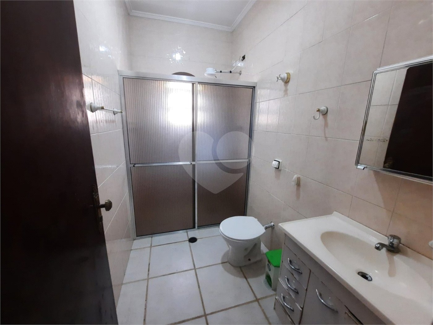 Casa à venda com 3 quartos, sendo 1 suíte,  em Jardim Aruan, Caraguatatuba, SP