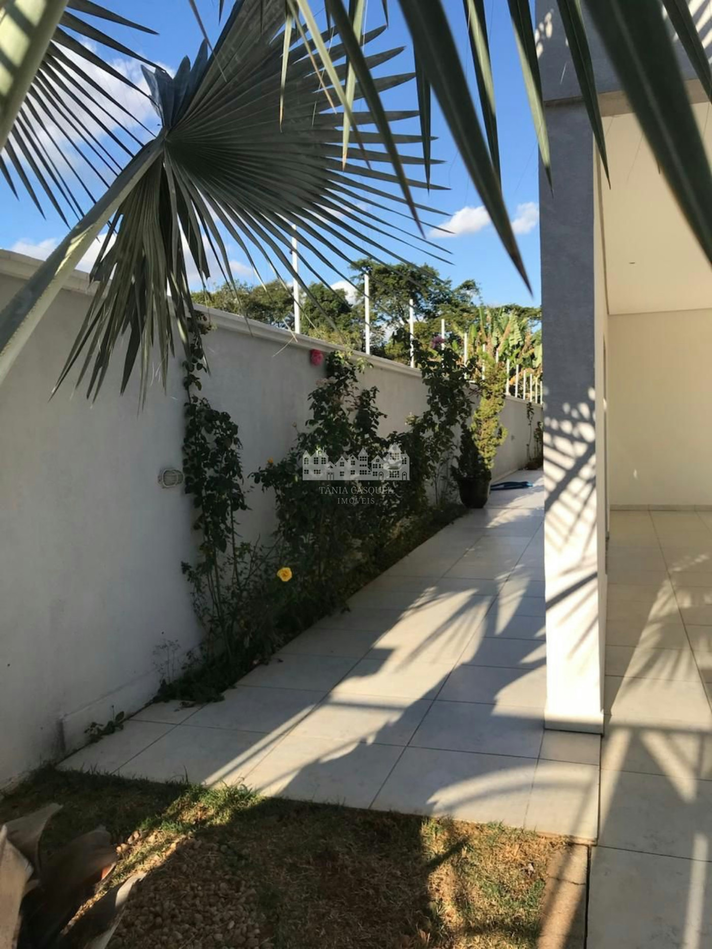 Casa à venda com 5 quartos, sendo 3 suítes, em Loteamento Jardim Morumbi, Atibaia, SP