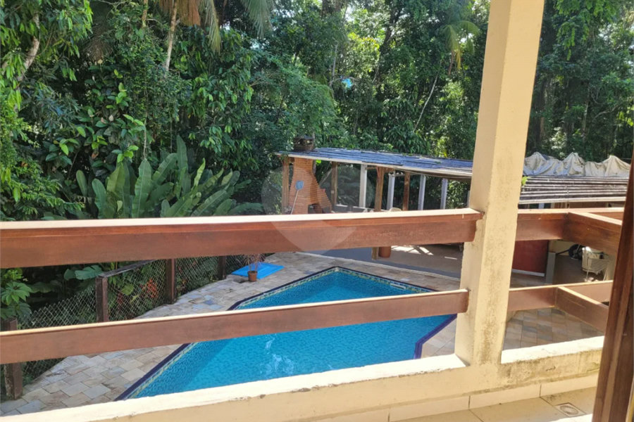 Casa à venda com 7 quartos, sendo 5 suítes, em Guaratuba, Bertioga, SP