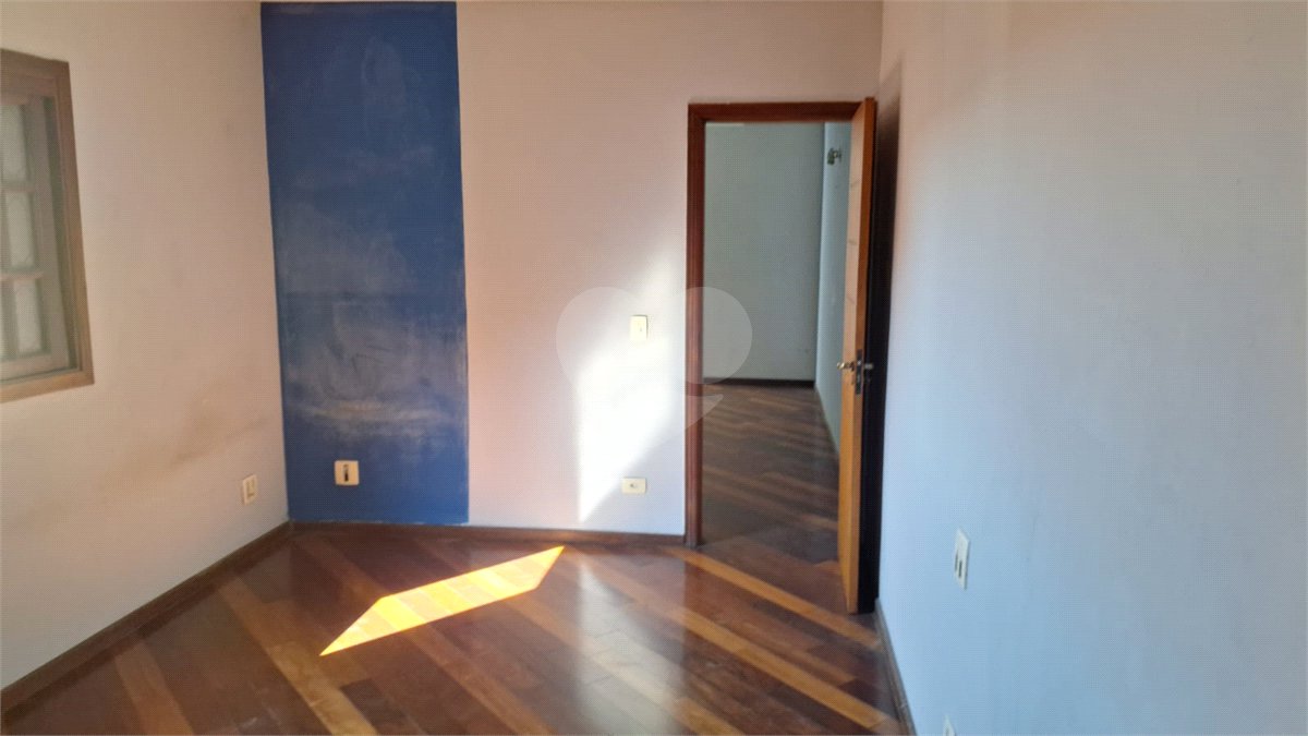 Sobrado para alugar com 4 quartos, sendo 3 suítes, em Vila Nivi, São Paulo, SP