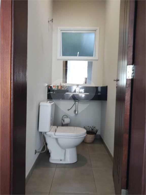 Casa à venda com 4 quartos, sendo 3 suítes, no condomínio Estância Marambaia, Vinhedo - SP
