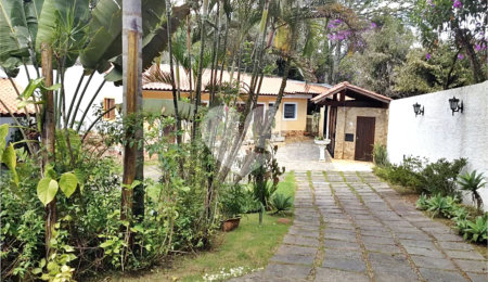 Casa à venda com 4 quartos, sendo 1 suíte,  no condomínio Associação Reserva das Hortênsias, Mairiporã - SP