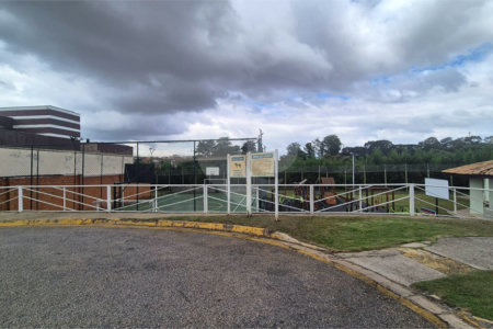 Casa à venda com 3 quartos, sendo 1 suíte,  no condomínio Residencial Horto Villagio, Sorocaba - SP
