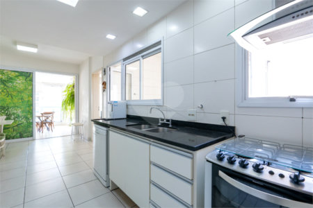 Apartamento à venda com 3 suítes em Campo Belo, São Paulo, SP