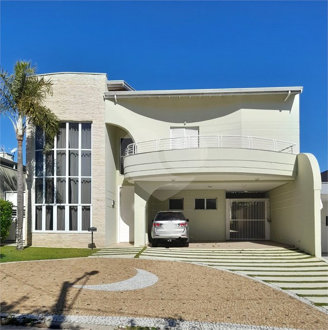 Casa à venda com 4 quartos, sendo 3 suítes, no condomínio Residencial Terras de Vinhedo, Vinhedo - SP