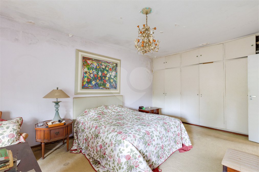 Casa à venda com 4 quartos, sendo 2 suítes, em Alto da Boa Vista, São Paulo, SP