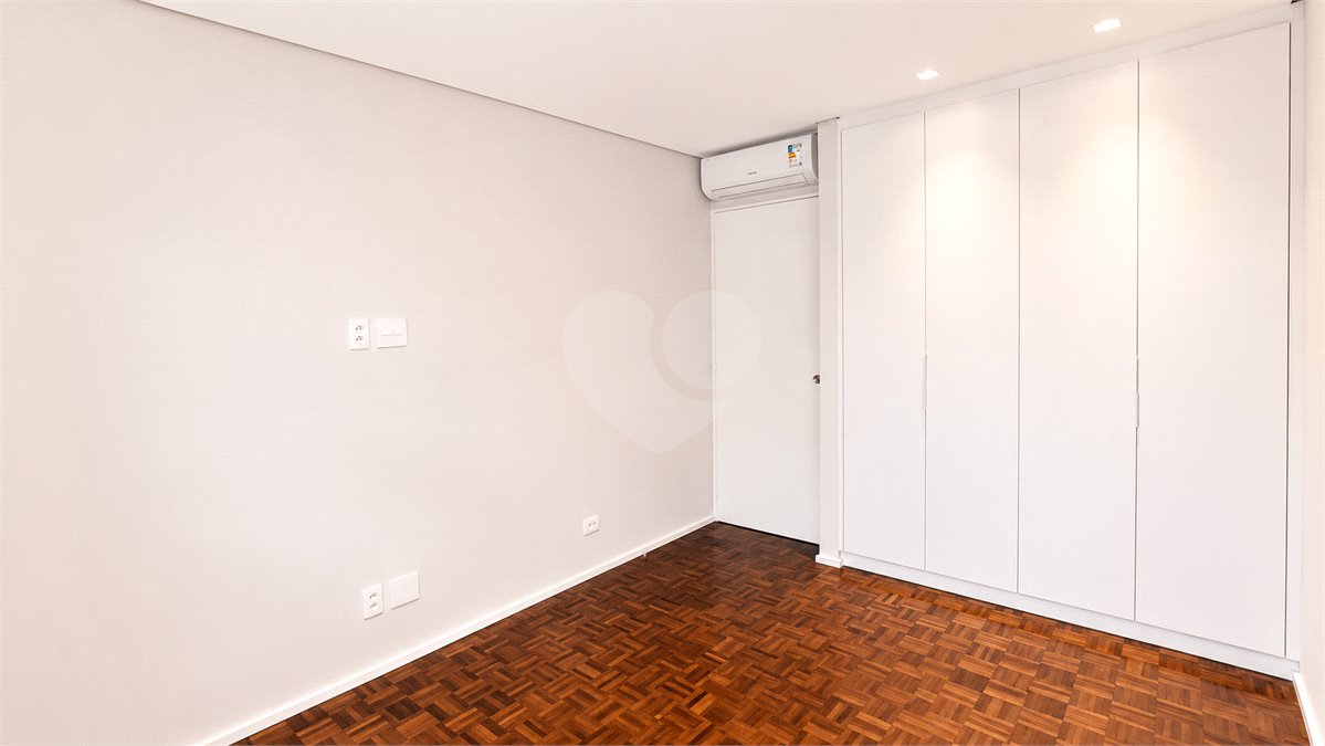 Apartamento à venda com 3 quartos, sendo 1 suíte, em Jardim Paulista, São Paulo, SP