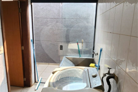Casa à venda com 3 quartos, sendo 1 suíte, em Vila Harmonia, Araraquara, SP