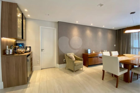 Apartamento à venda com 3 suítes em Vila Suzana, São Paulo, SP