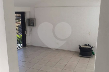 Sobrado à venda com 3 quartos, sendo 1 suíte, em Parque Santana, Mogi das Cruzes, SP
