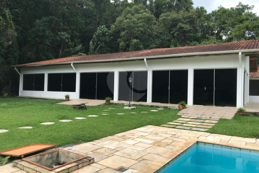 Casa à venda com 4 suítes no condomínio Alpes da Cantareira, Mairiporã - SP