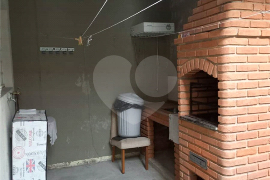 Casa à venda com 3 quartos, sendo 1 suíte, no condomínio Village St. Louis, São Paulo - SP