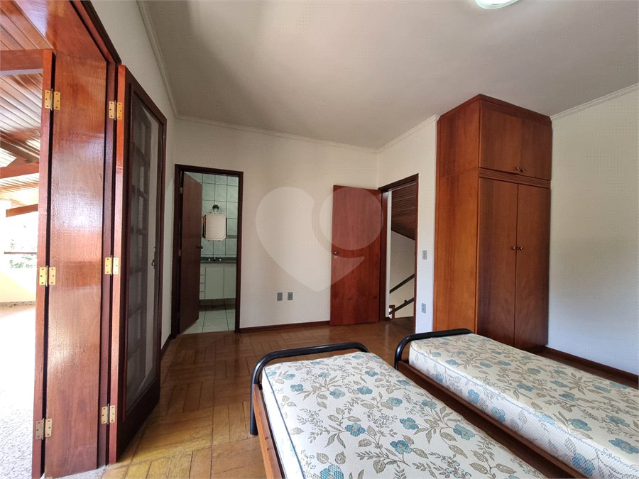 Casa à venda com 4 quartos, sendo 2 suítes, em Bosque, Vinhedo, SP