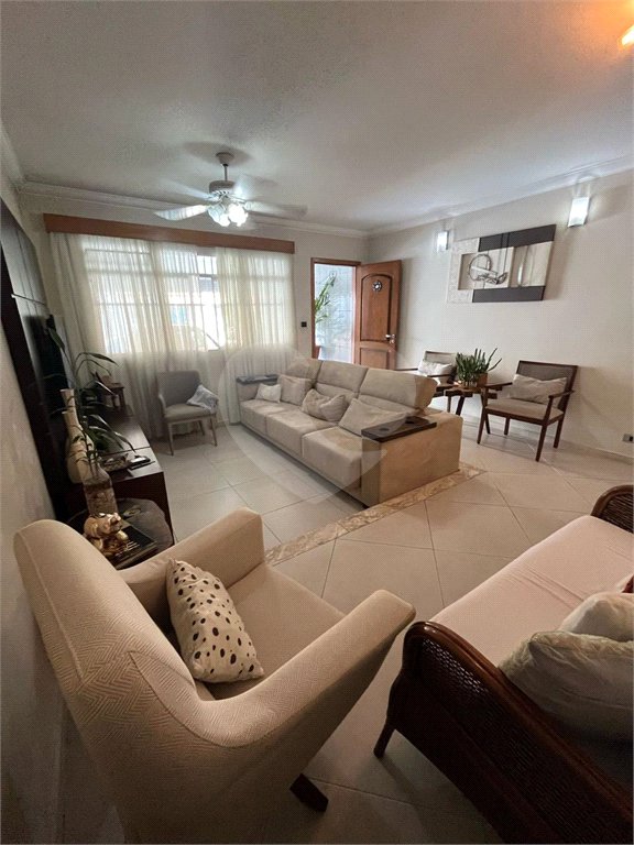 Casa à venda com 3 quartos, sendo 1 suíte,  em Jardim Casablanca, São Paulo, SP