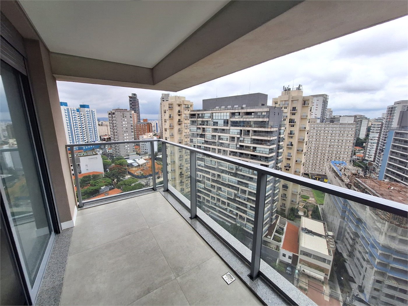Apartamento à venda com 3 suítes em Sumarezinho, São Paulo, SP