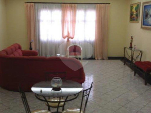 Sobrado à venda com 4 quartos, sendo 3 suítes,  em Vila Maria Alta, São Paulo, SP