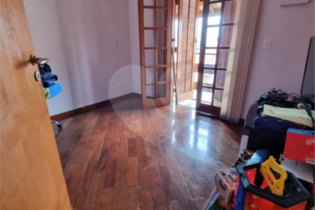 Sobrado à venda com 4 quartos, sendo 2 suítes, em Vila Mazzei, São Paulo, SP