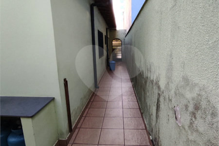 Casa à venda com 3 quartos, sendo 1 suíte, no Centro, Poá, SP
