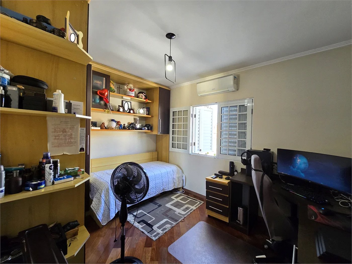 Sobrado à venda com 4 quartos, sendo 1 suíte,  em Vila Jaguara, São Paulo, SP