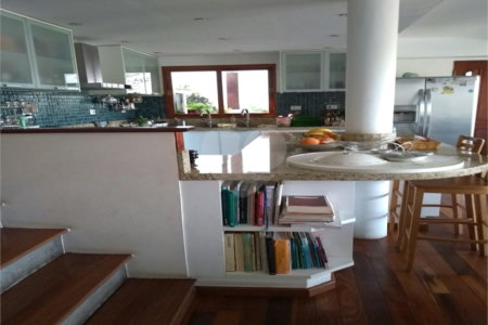 Casa à venda com 5 suítes em Vila Pirajussara, São Paulo, SP